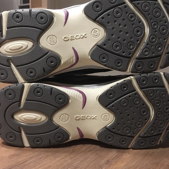 New w/box Geox sneakers big girls size 9. - Picture 4 of 8